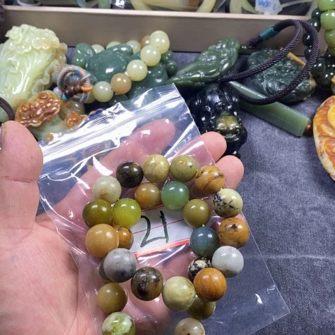 未镶嵌蛇纹石玉手链