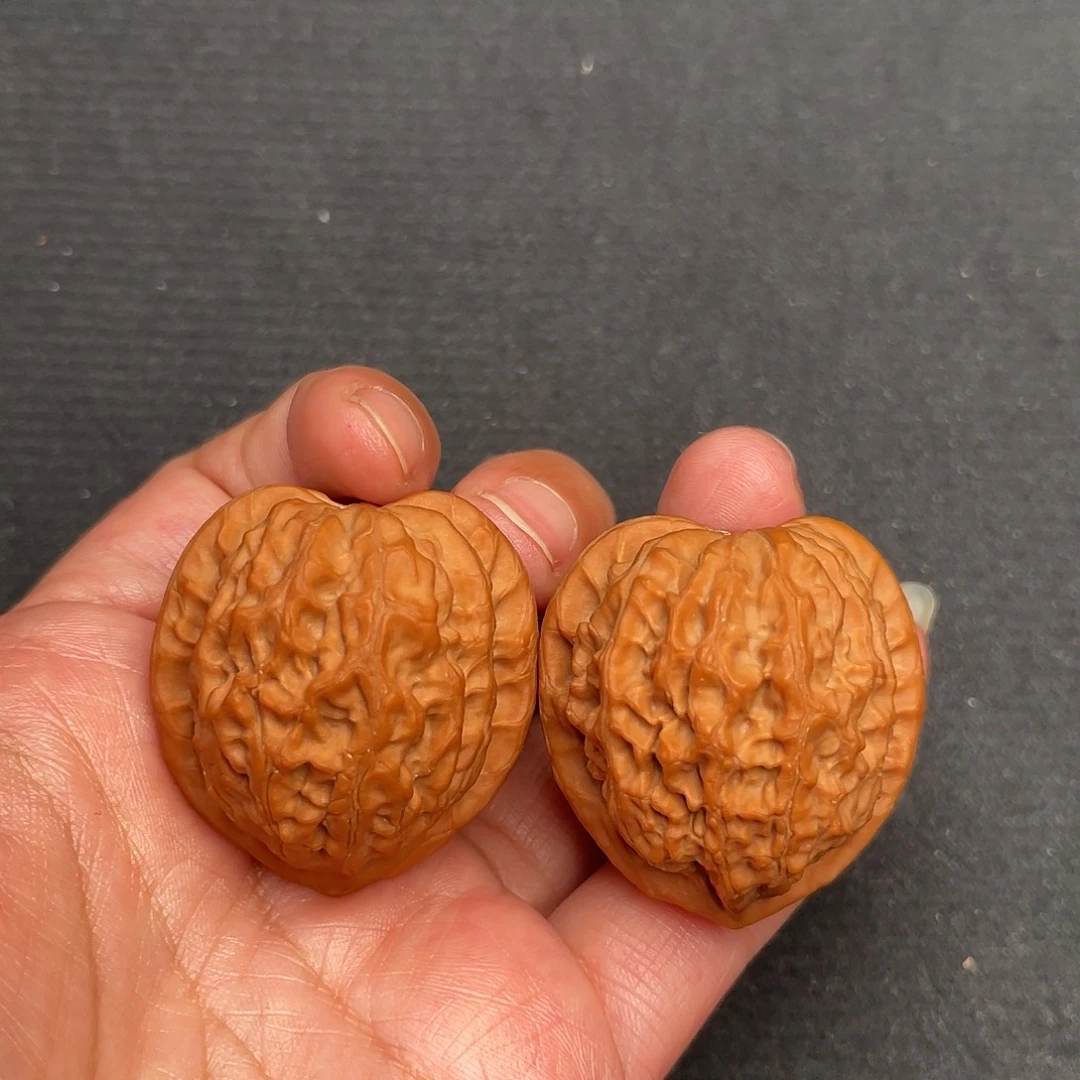 把件桃核37×36全品头茬金牛狮子头XM3512