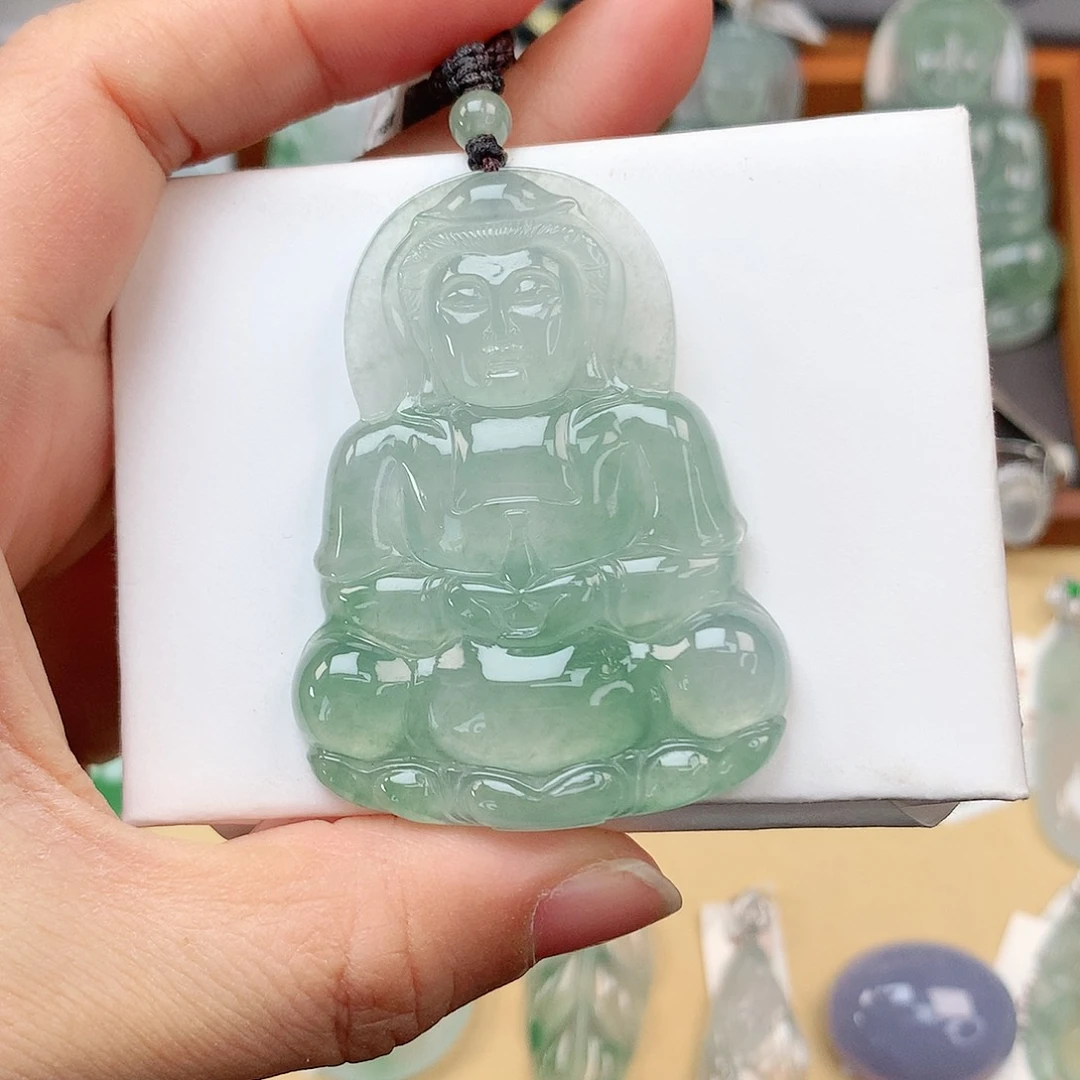 翡翠颈饰未镶嵌观音