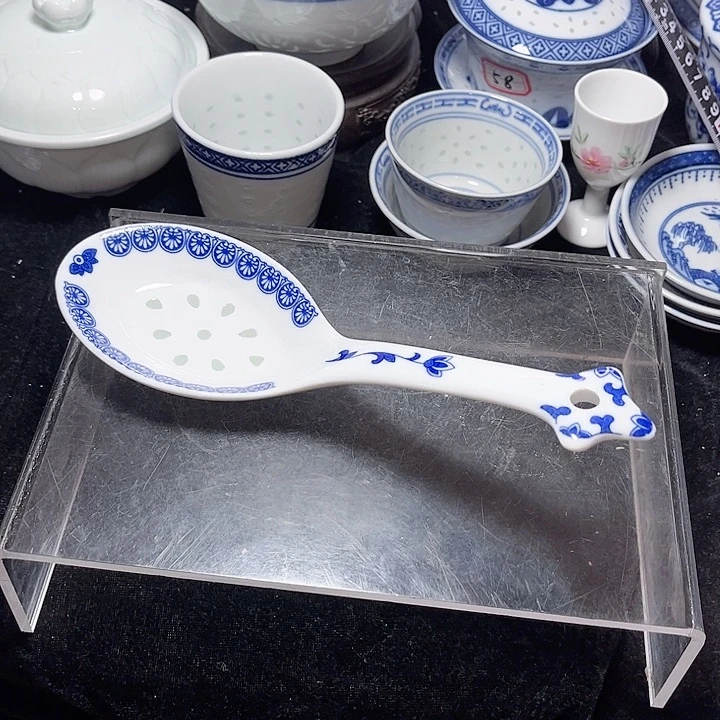 碗青花玲珑茶花大汤勺