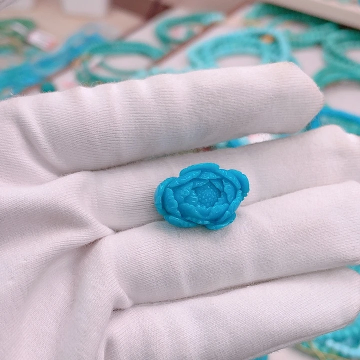 绿松石未镶嵌牡丹吊坠