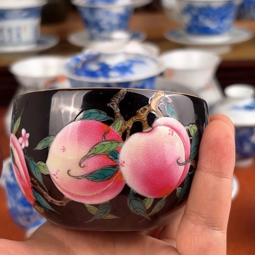 黑底五桃主人杯 景德镇纯手工手绘