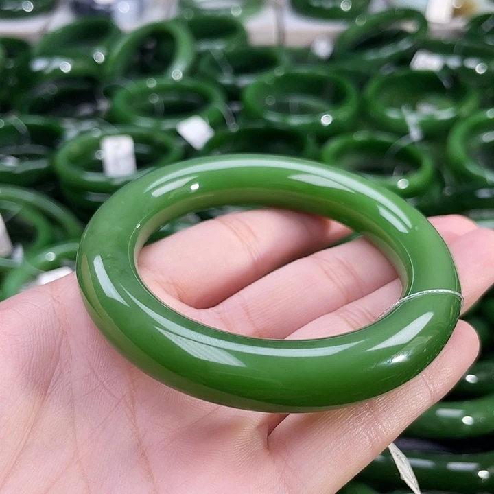 未镶嵌手镯和田玉（碧玉）