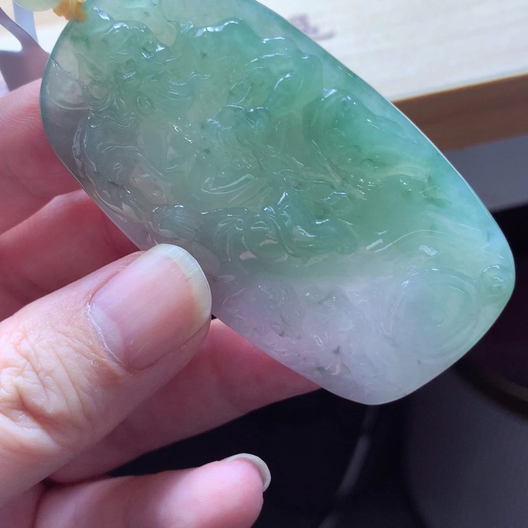 翡翠颈饰未镶嵌吊坠