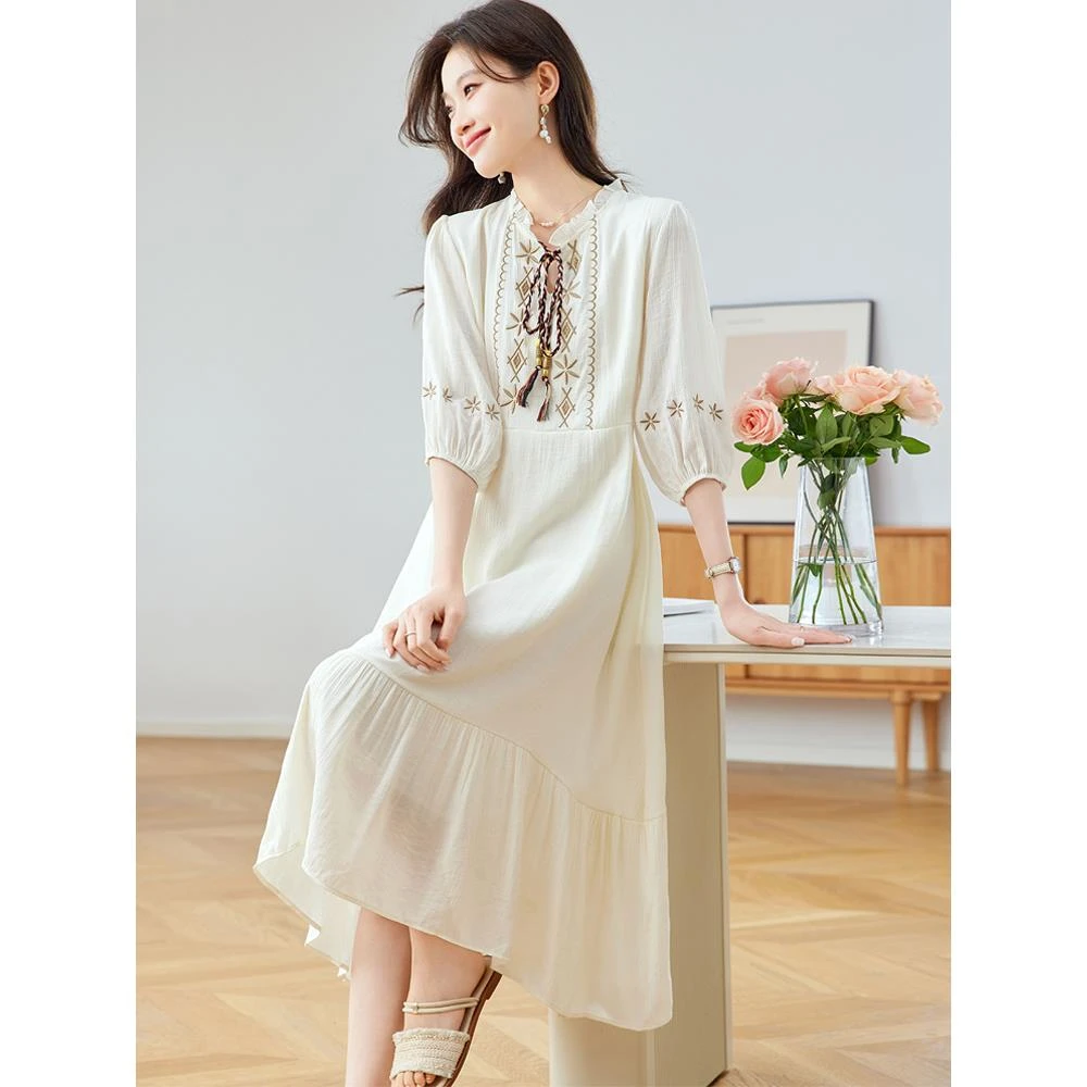 温柔风复古刺绣连衣裙女夏季2025新款法式气质灯笼袖宽松显瘦长裙