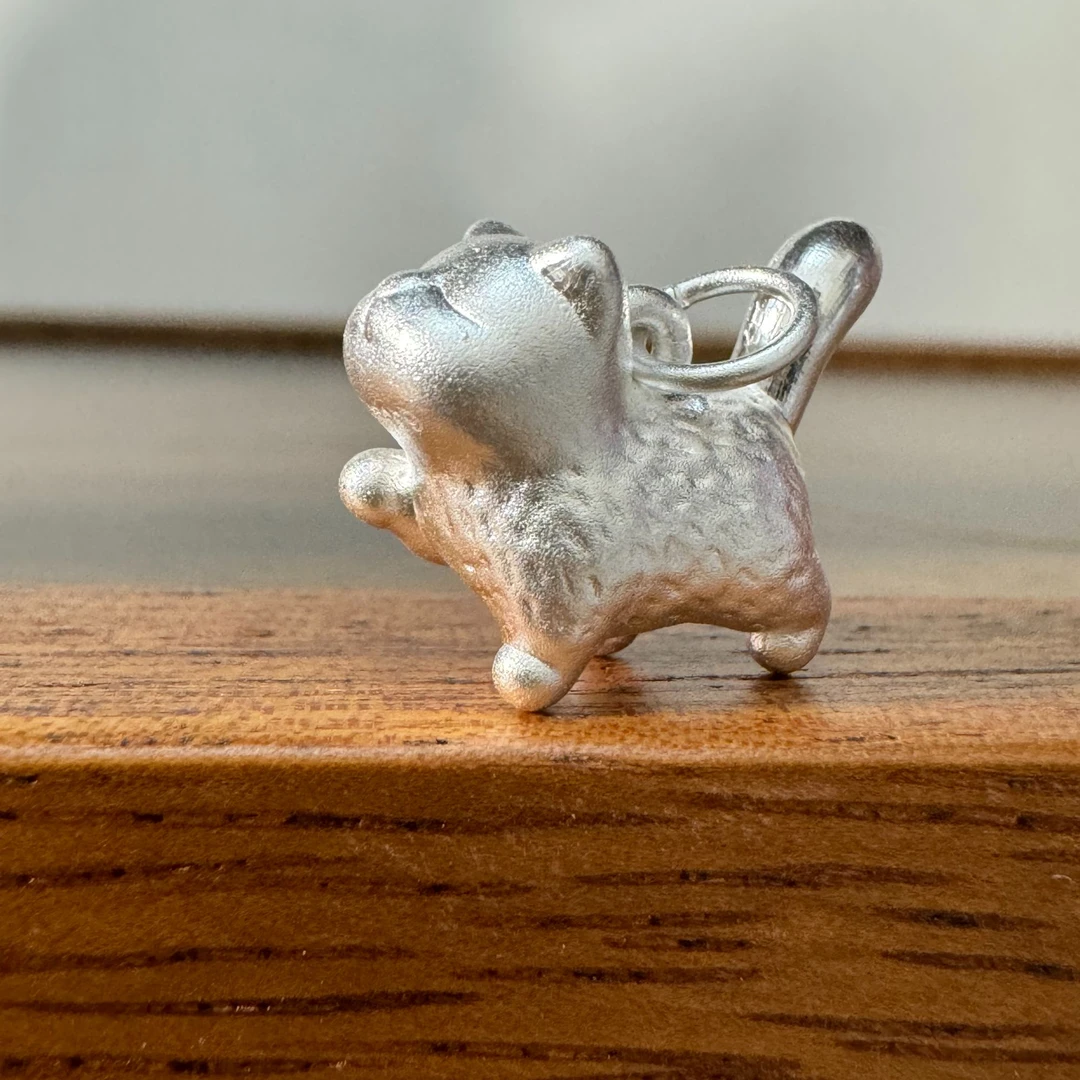 足银银制品 傲娇猫1g多版足银吊坠空心