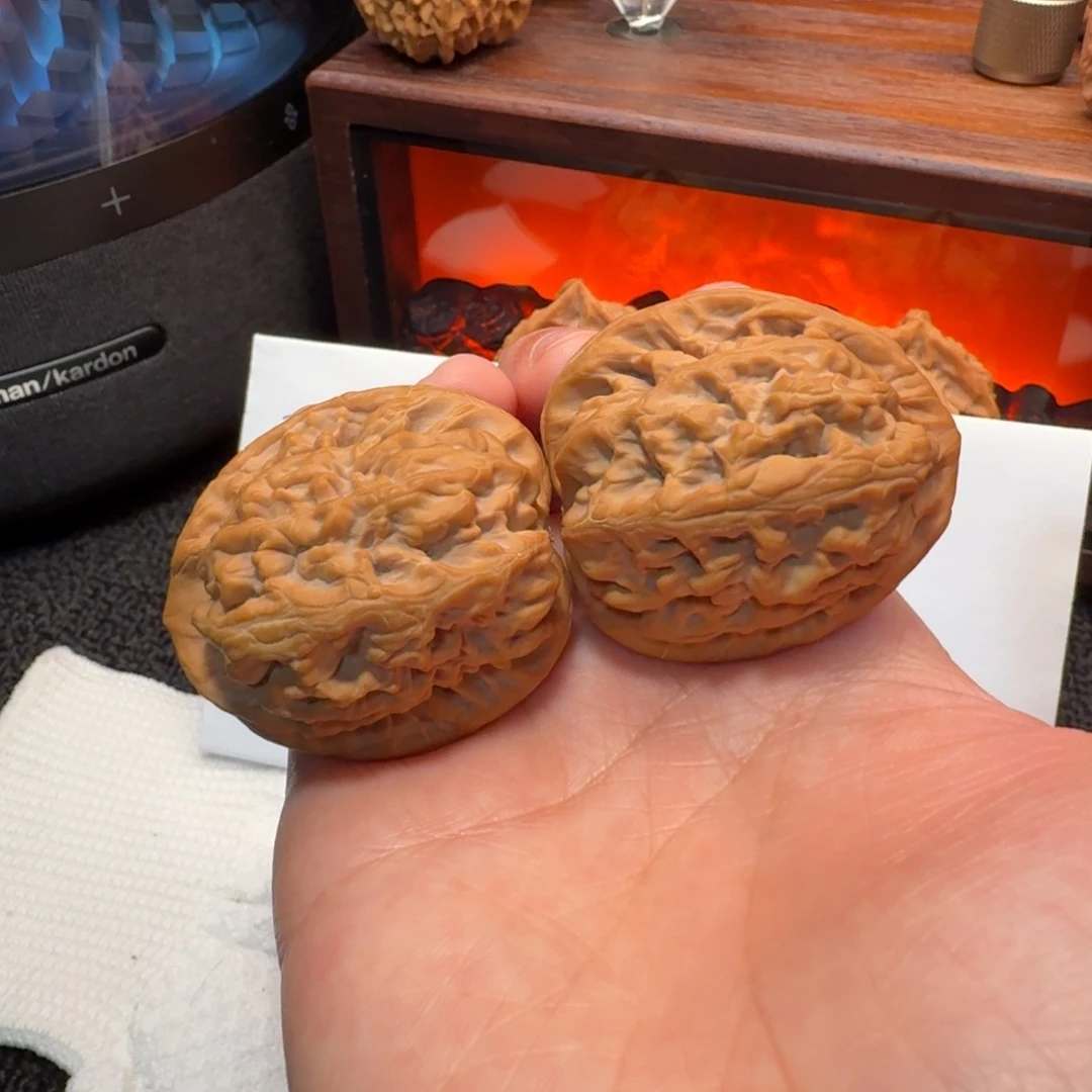 文玩核桃把件40+红锦鲤