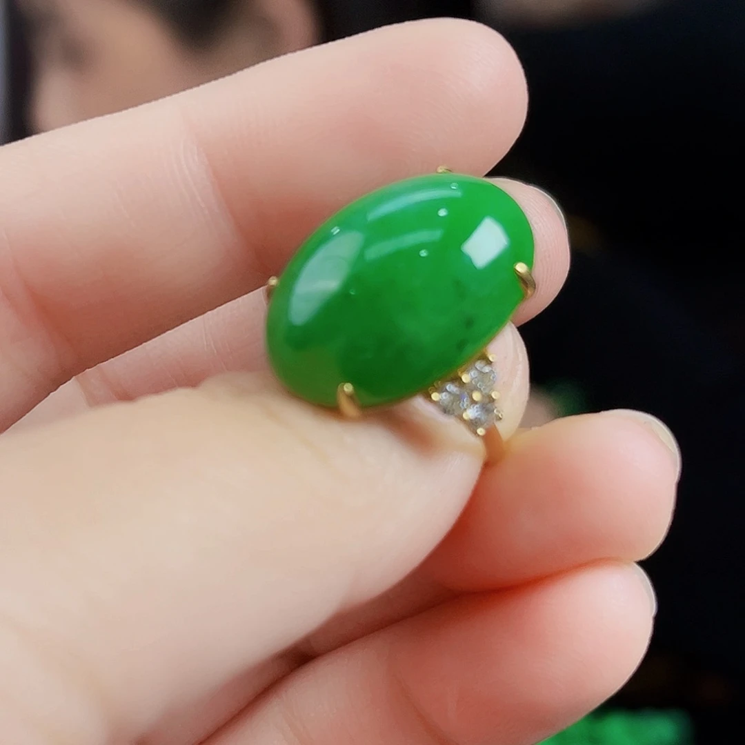 翡翠颈饰18K金镶嵌戒指