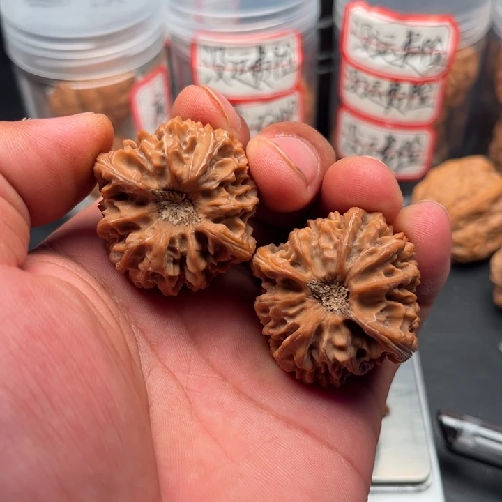 默***语把件文玩核桃龙门涧40