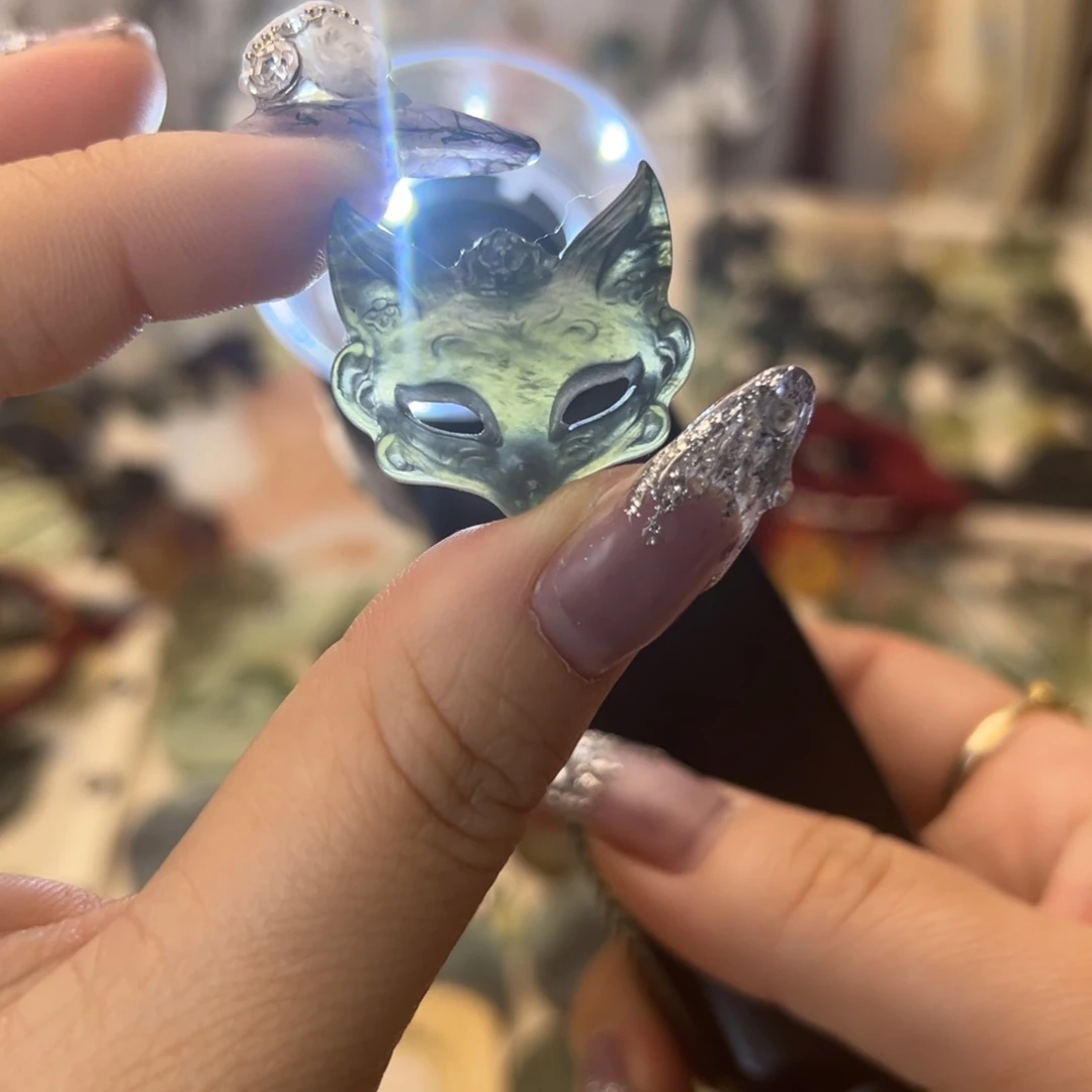 蛇纹石玉颈饰合金