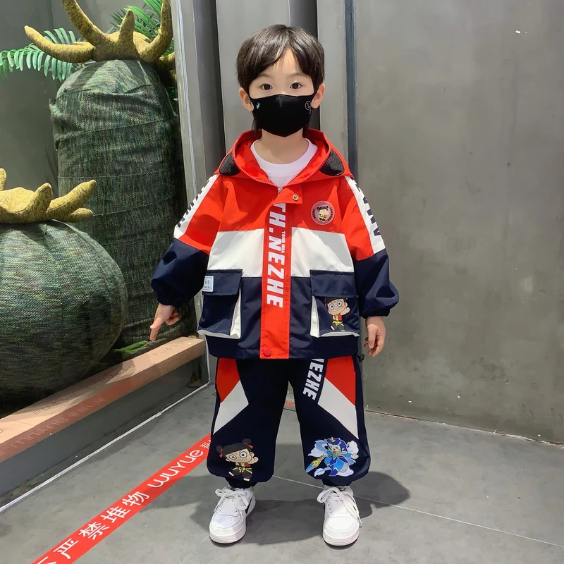 哪吒儿童套装秋装2025新款男童冲锋衣帅气时髦小男孩春秋宝宝外套