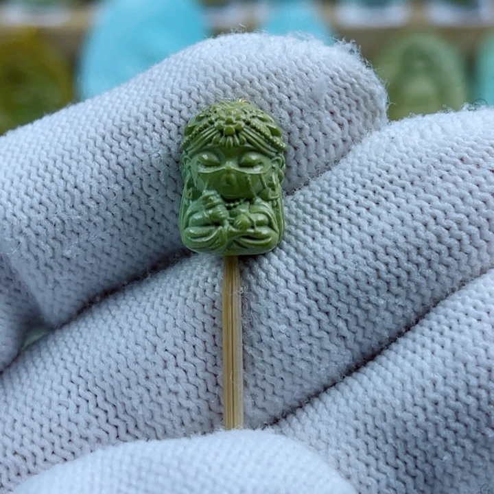 绿松石未镶嵌珠宝奇石