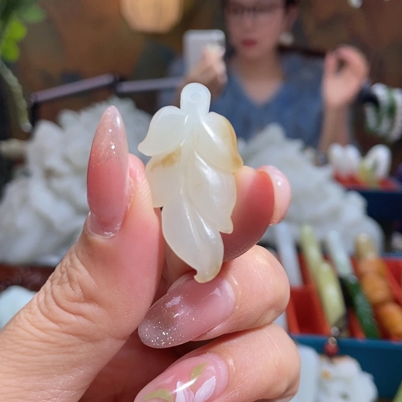 【闪购商品】颈饰未镶嵌和田玉（糖玉）