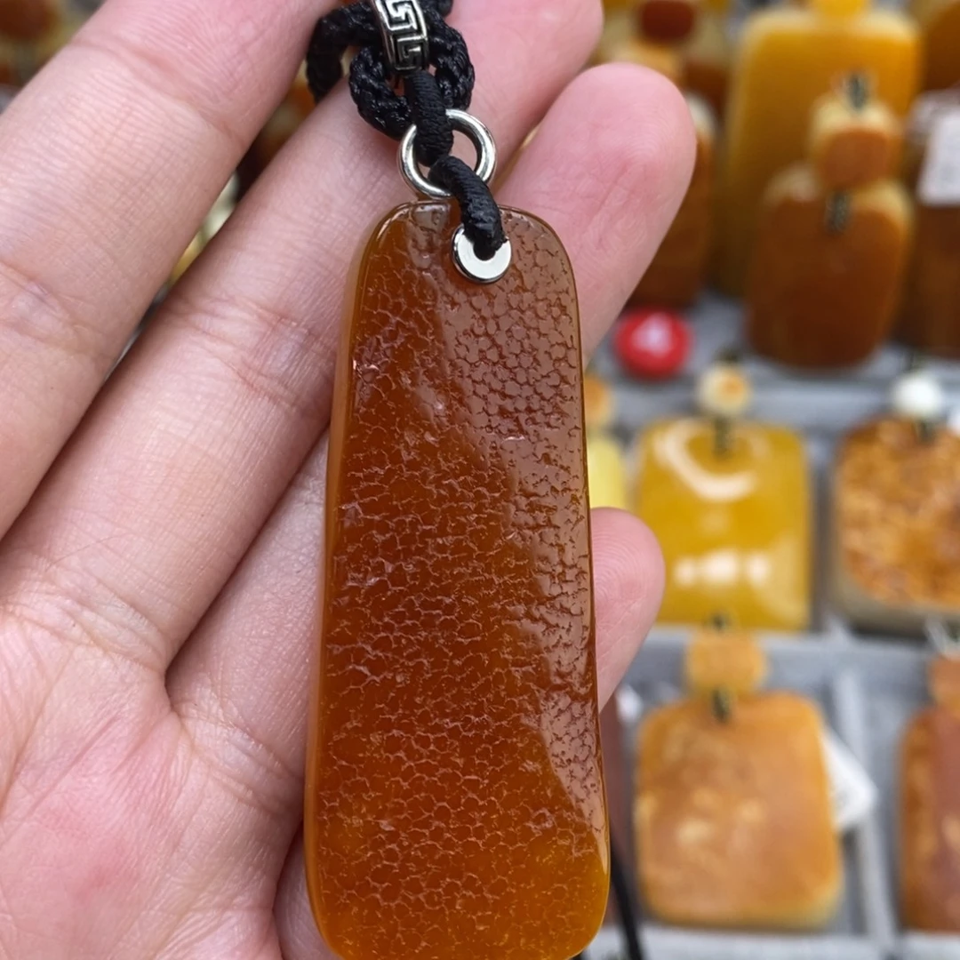 蜜蜡未镶嵌珠宝奇石