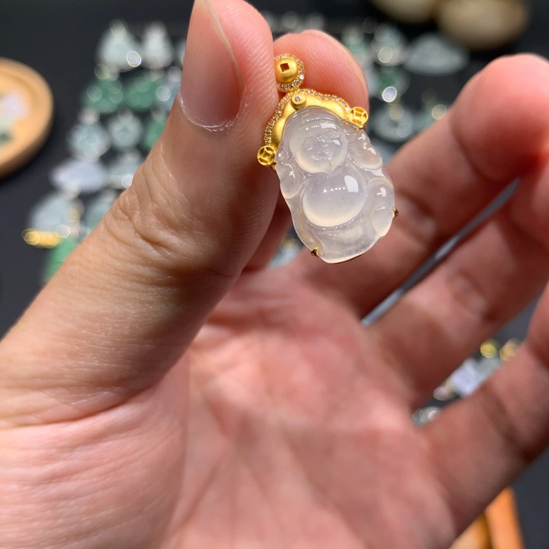 翡翠18K金镶嵌颈饰希**怪财神