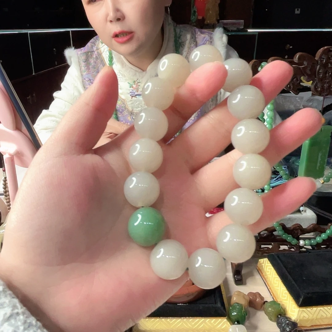 密玉（石英质玉）未镶嵌颈饰