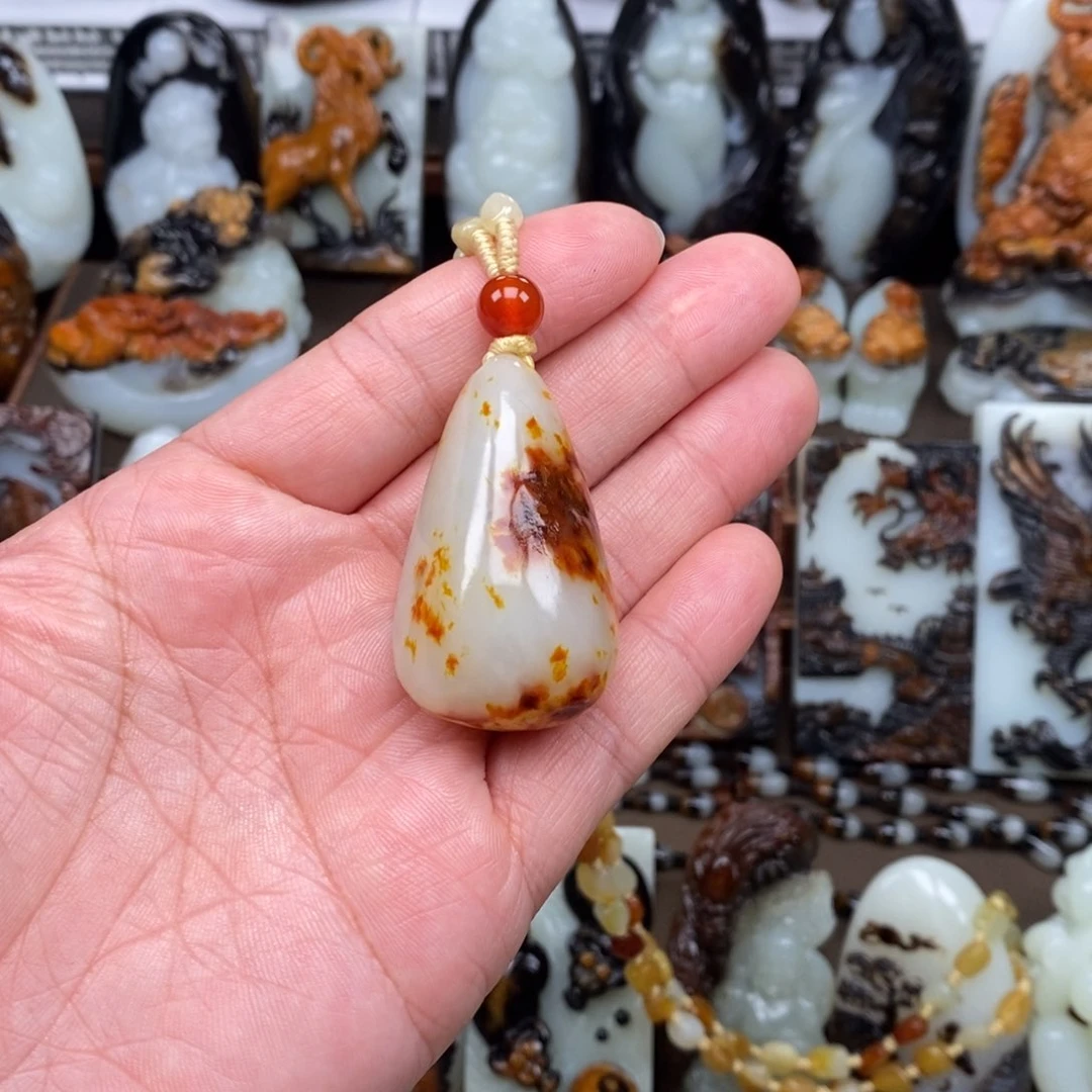 颈饰未镶嵌和田玉