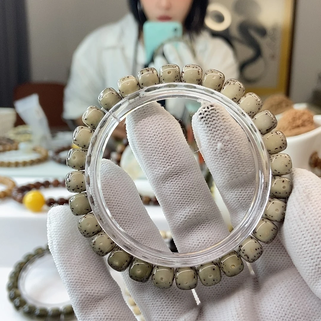 星月菩提手串8绿冰通体留白28