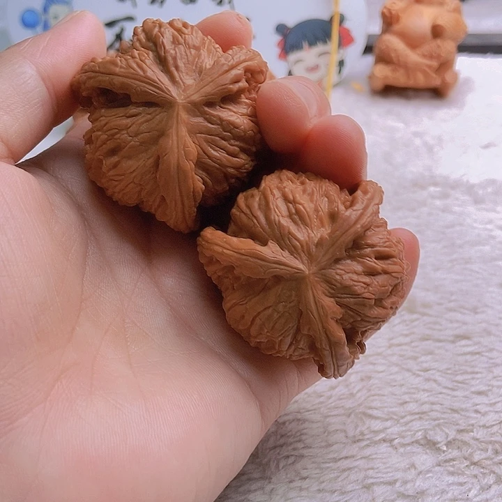 吊坠文玩核桃沙**人三棱