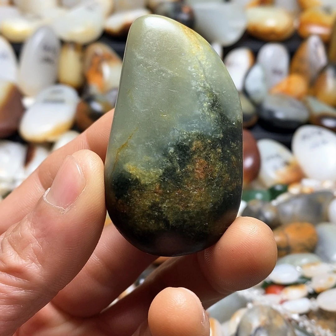 和田玉颈饰未镶嵌吊坠