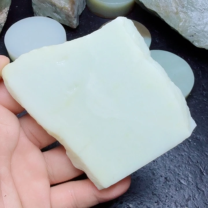 未镶嵌和田玉（糖玉）珠宝奇石