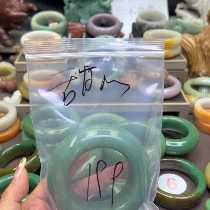 石英质玉手镯未镶嵌ପ****