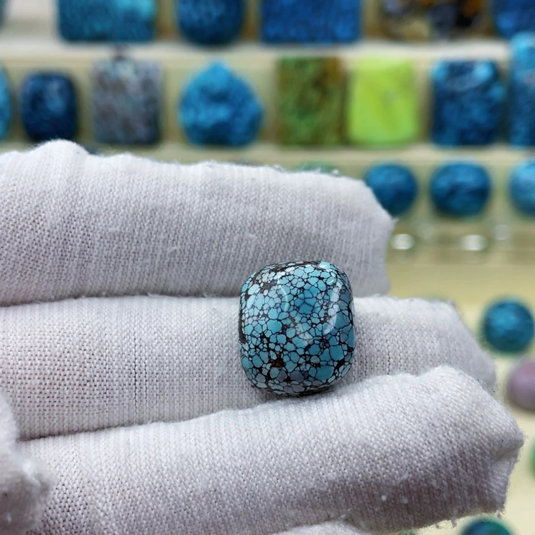 未镶嵌绿松石颈饰