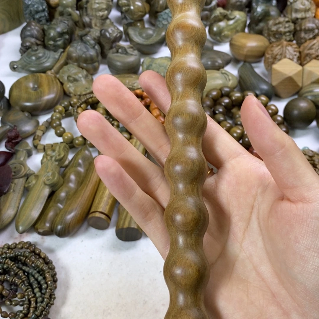 皓***妈木绿檀木料工艺品