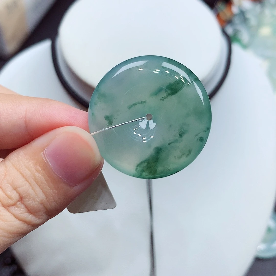 翡翠未镶嵌颈饰编号65，28.7/5.8