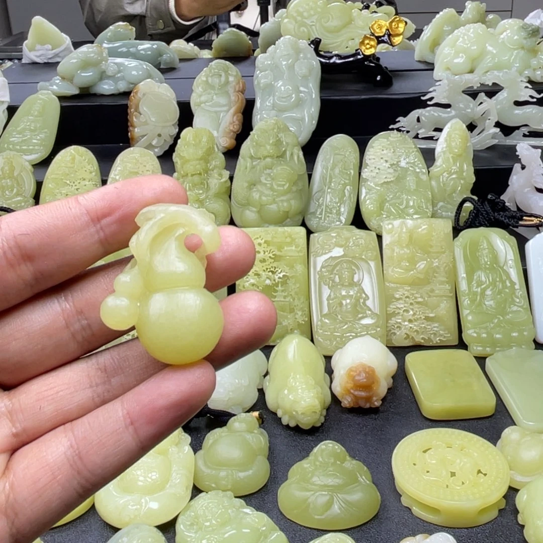 和田玉（糖玉）未镶嵌颈饰
