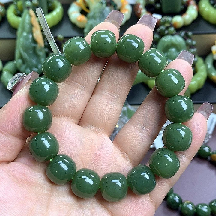 手串未镶嵌透闪石质玉卢*