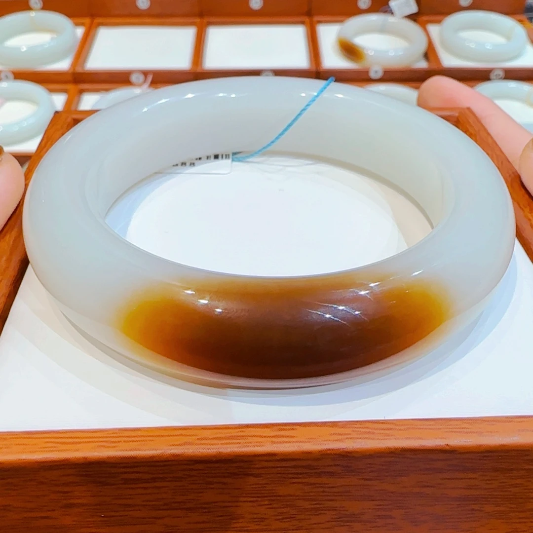 华***)和田玉未镶嵌手镯