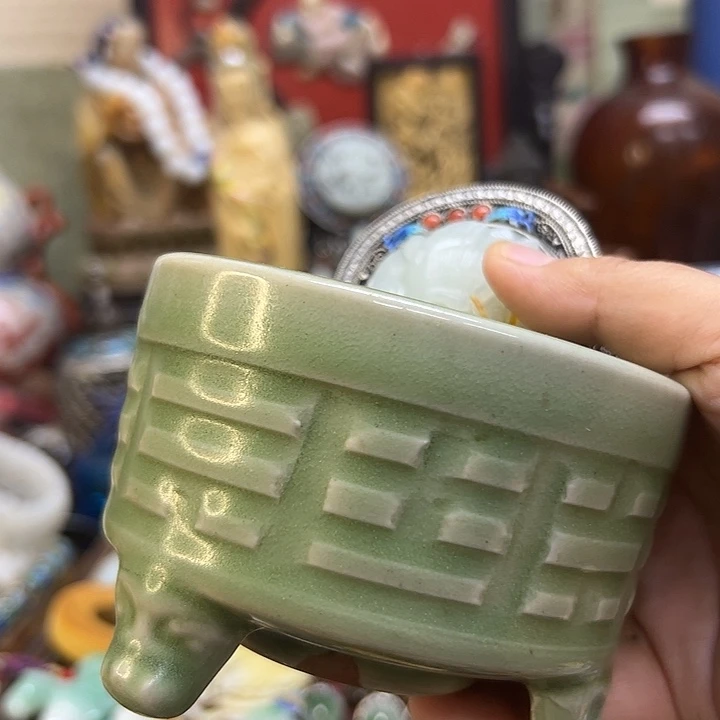 瓷杯、紫砂壶茶具向*天