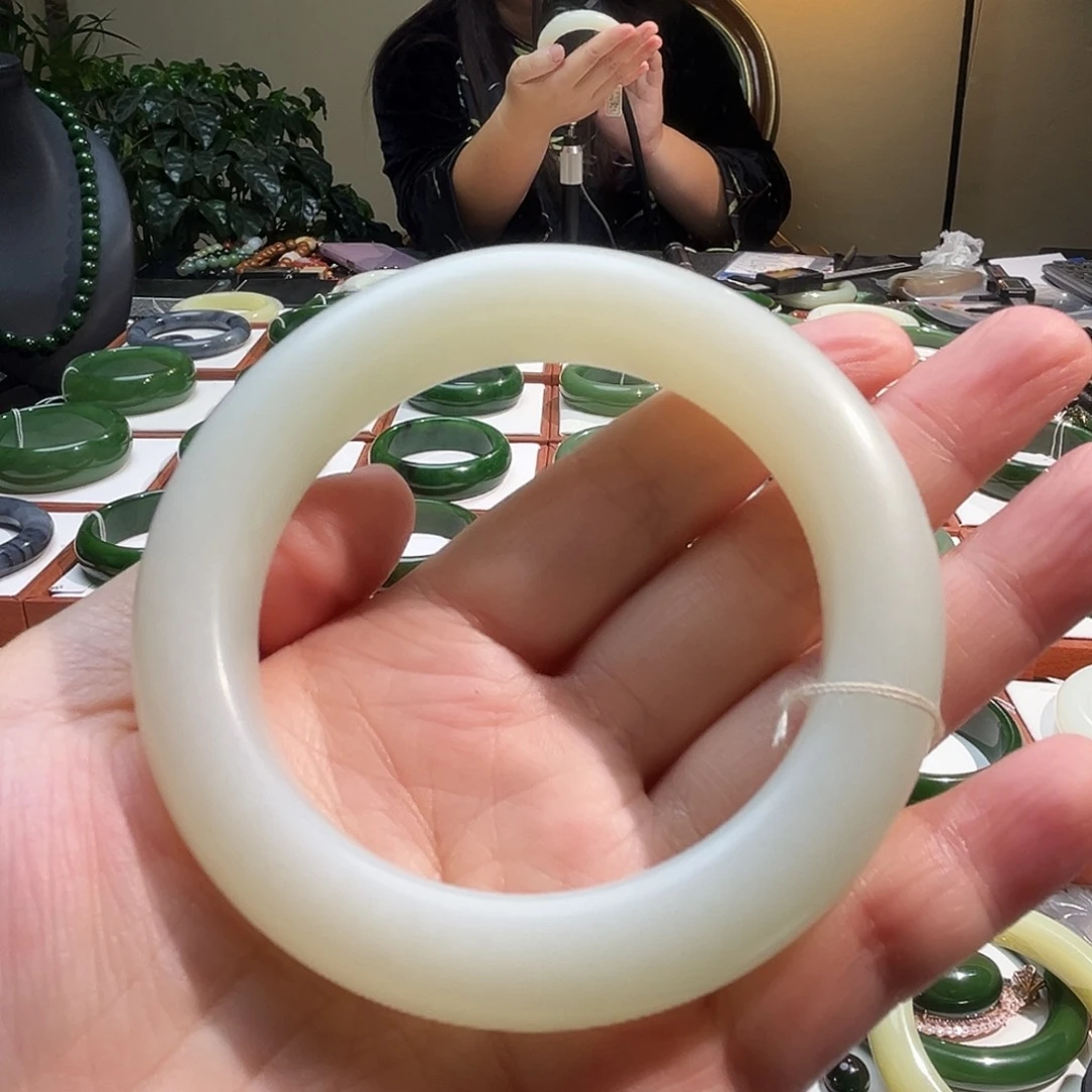 未镶嵌手镯和田玉金**