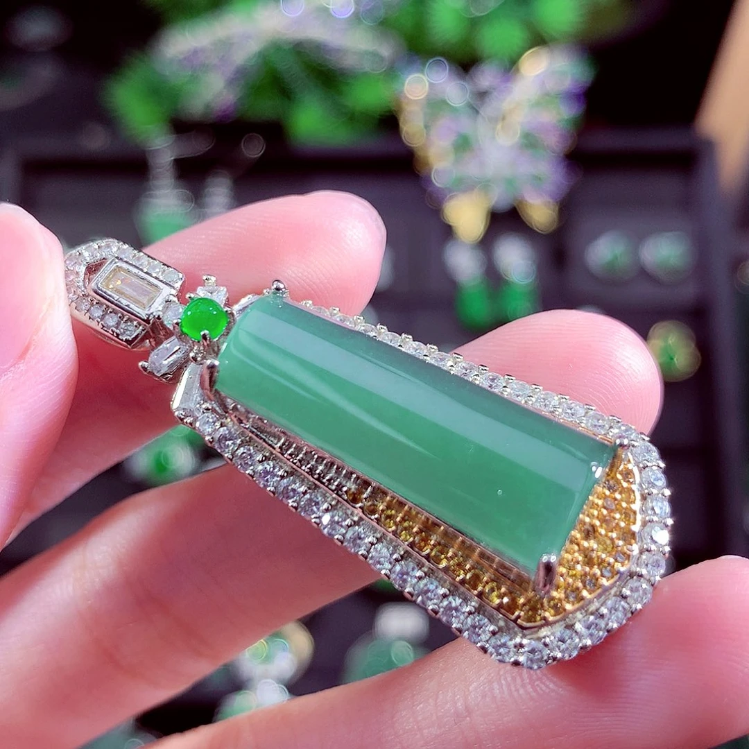 颈饰未镶嵌翡翠天然