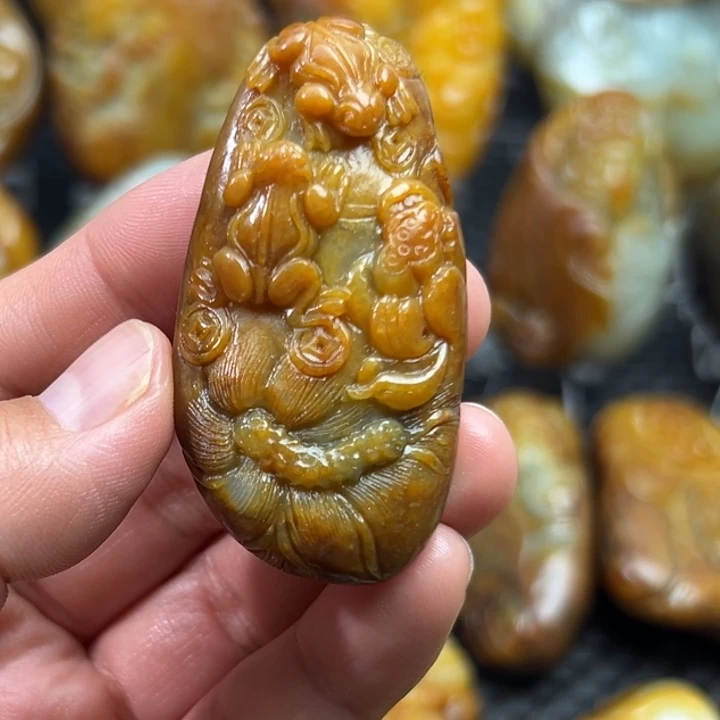 和田玉未镶嵌挂件