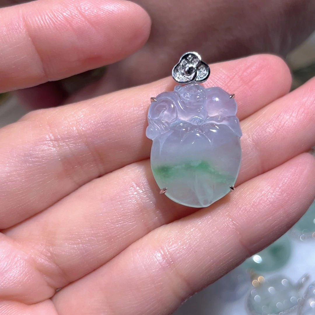 翡翠颈饰18K金镶嵌翡翠