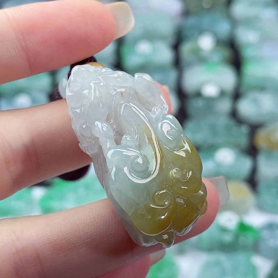 颈饰未镶嵌翡翠天然