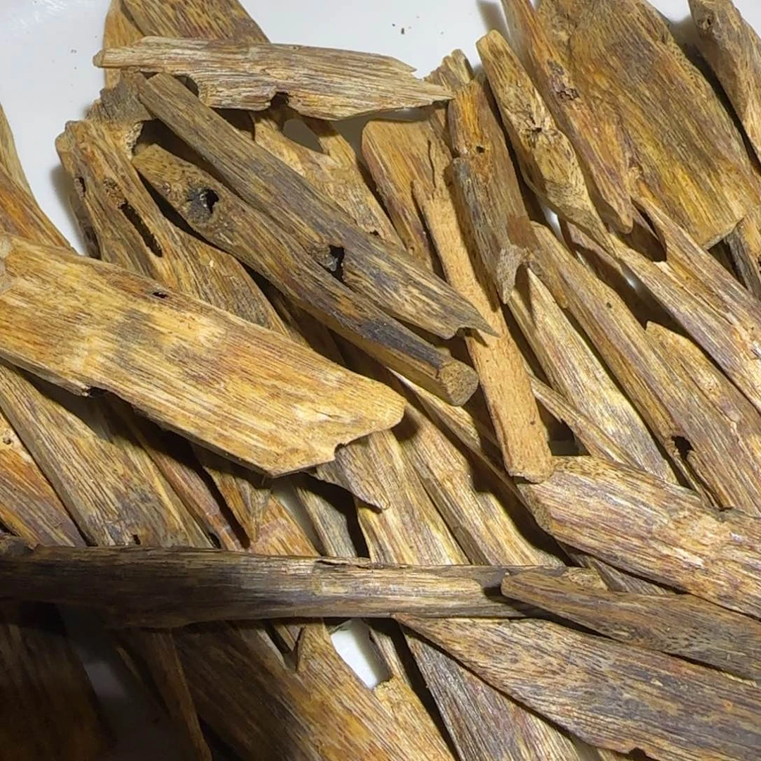 沉香碎屑沉香海南老白奇虫漏树心油100