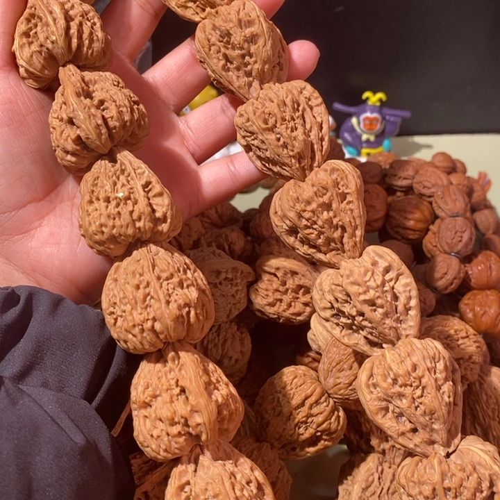 文玩核桃手串……35