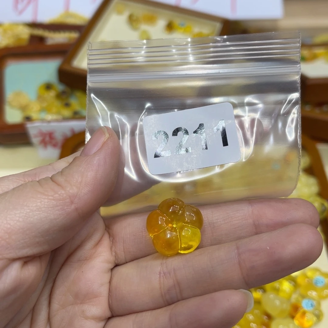 琥珀珠宝奇石未镶嵌