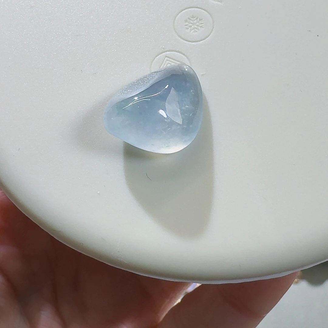 翡翠颈饰未镶嵌白冰随形