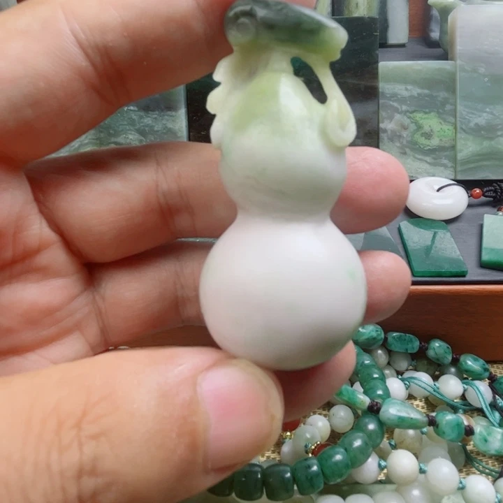 独山玉未镶嵌颈饰