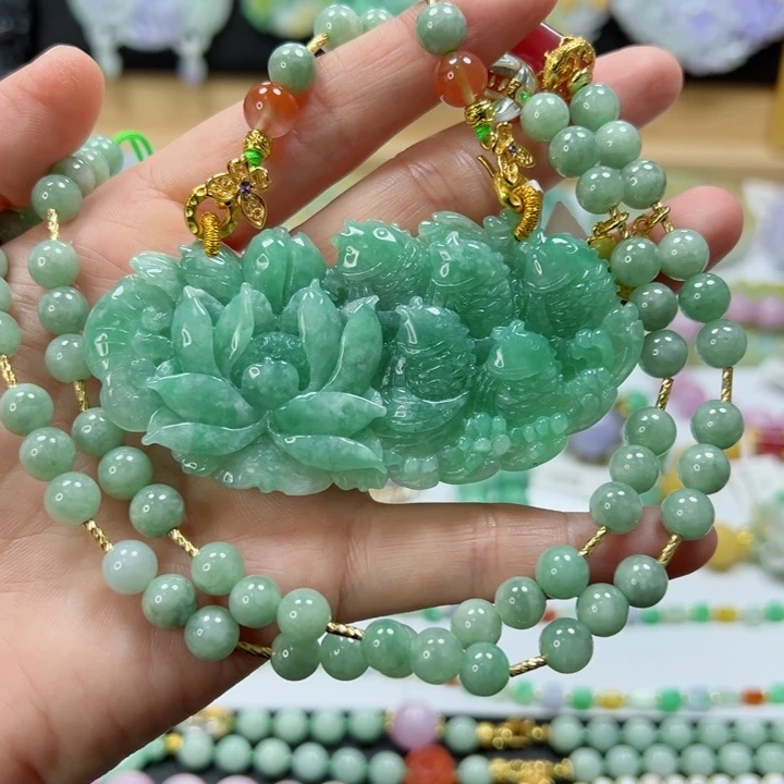 颈饰未镶嵌翡翠吊坠