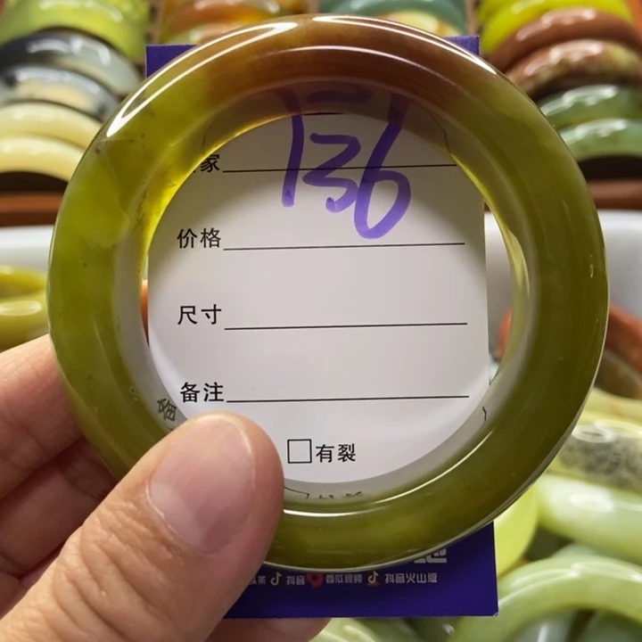 S***e蛇纹石玉未镶嵌手镯