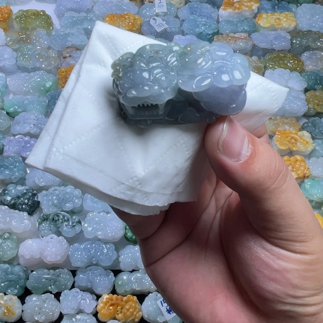 颈饰未镶嵌翡翠天然