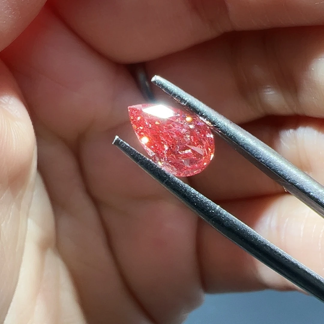 合成钻石裸石0.81ct红钻培育钻石水滴形状