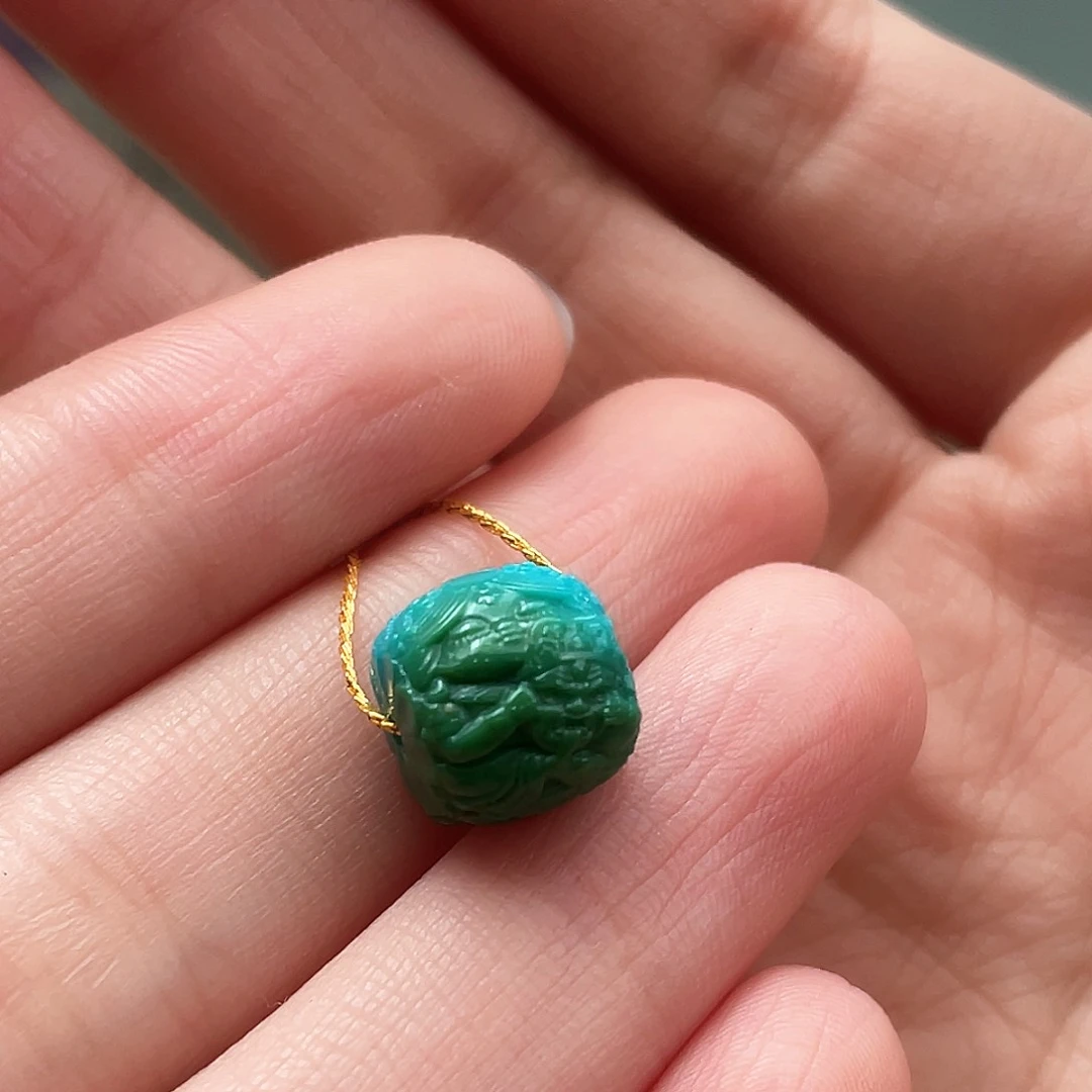 绿松石未镶嵌颈饰