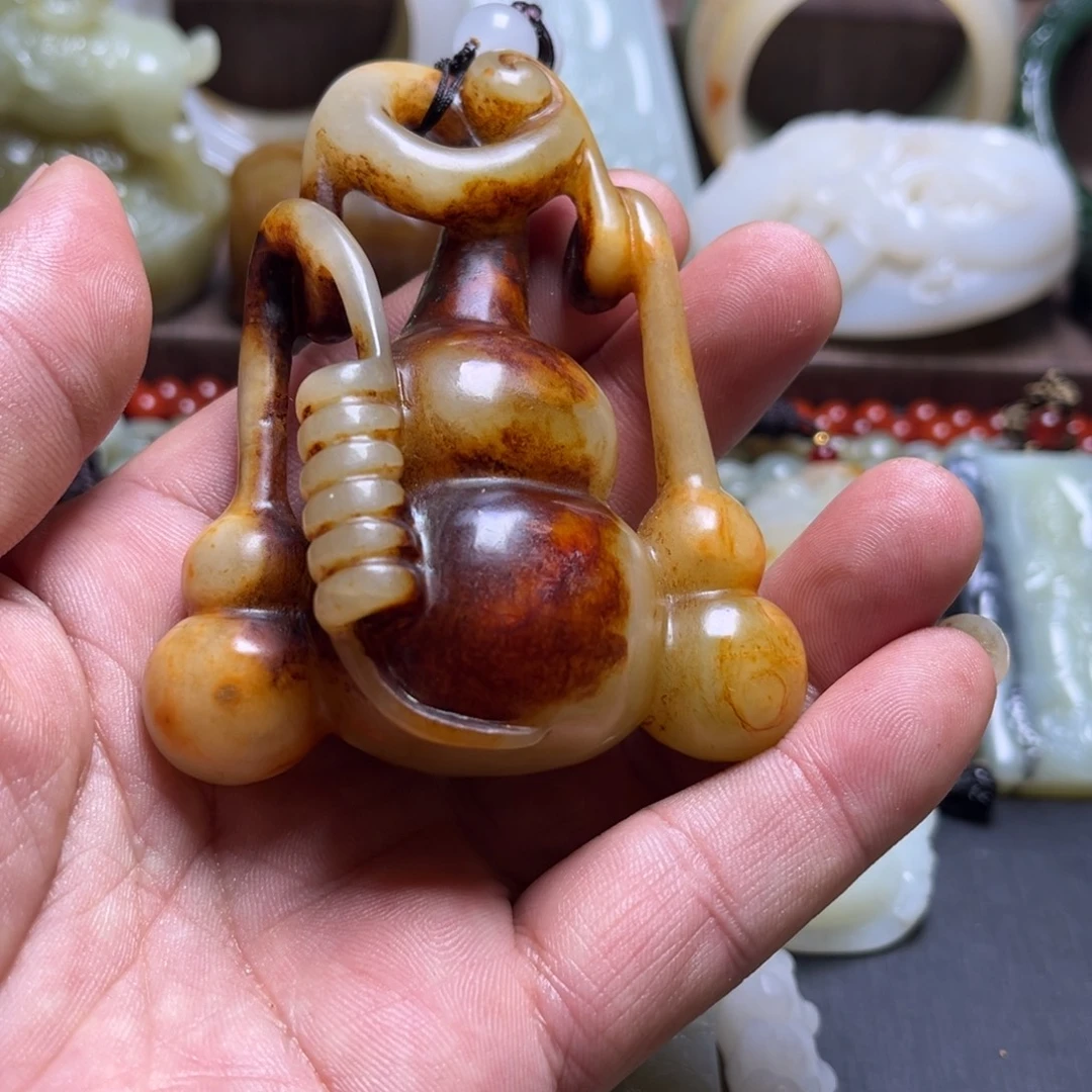 四***草和田玉未镶嵌挂件