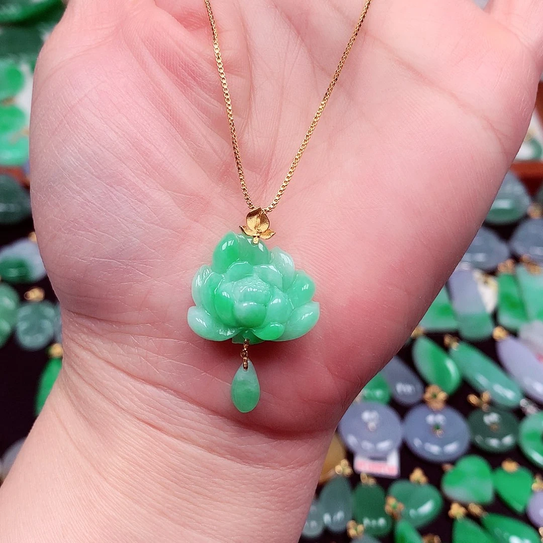 翡翠18K金镶嵌颈饰